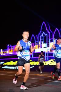 BIB: 4426, 42556
                            <button type="button" onclick="openModal(22869355)" class="btn btn-primary btn-sm float-right btn-popup" data-toggle="modal" data-target=".modal-high-quality">
                        <i class="fas fa-shopping-cart"></i> Add to Cart
                    </button>
                                            <button type="button" onclick="isThisMe(22869355, true)" class="btn btn-success btn-sm float-right btn-popup btn-isme hidden" data-toggle="tooltip" data-placement="bottom" title="นี่คือรูปของคุณใช่ไหม คลิกที่นี่เพื่อเอาเข้าอัลบั้ม">
                        <i class="fas fa-plus"></i> Add to album
                    </button>
                    <button type="button" onclick="isThisMe(22869355, false)" class="btn btn-warning btn-sm float-right btn-popup btn-isnotme hidden">
                        <i class="fas fa-ban"></i> Remove from album
                    </button>